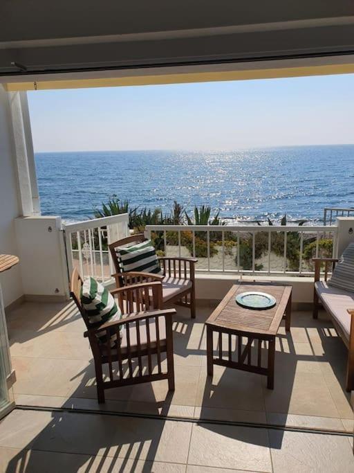 Front Mer - Sublime Appartement Moderne Et Confortable Estepona Eksteriør bilde