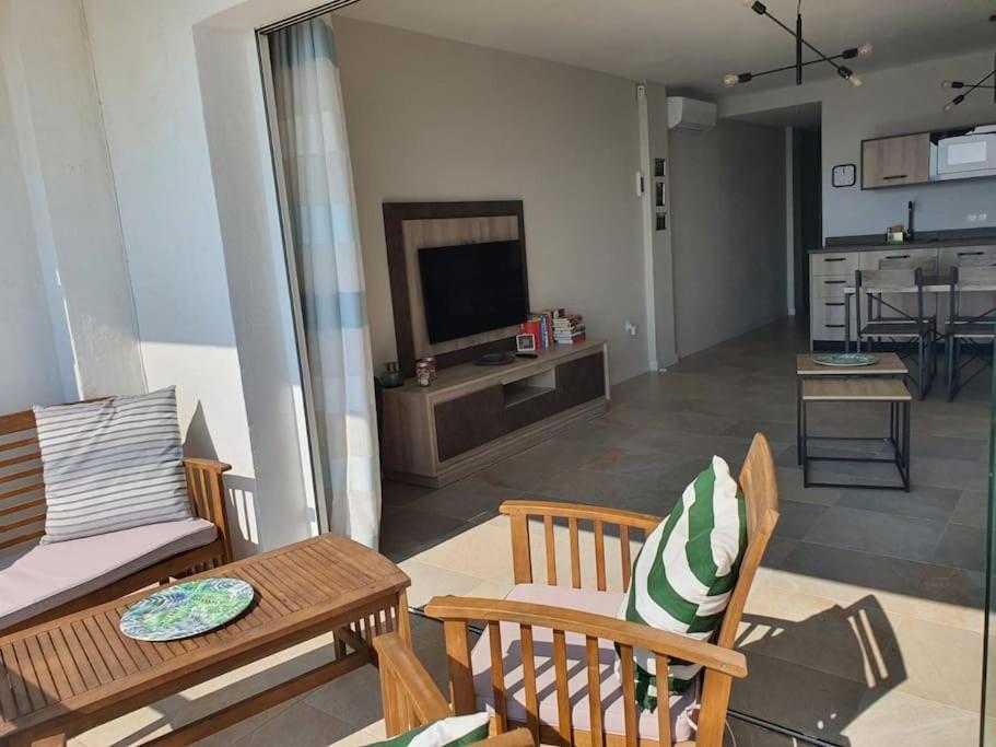 Front Mer - Sublime Appartement Moderne Et Confortable Estepona Eksteriør bilde